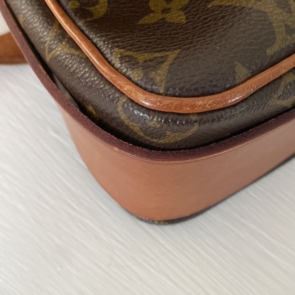 Louis Vuitton Cartouchiere GM Messenger Unisex Crossbody Bag - Picture 12 of 17